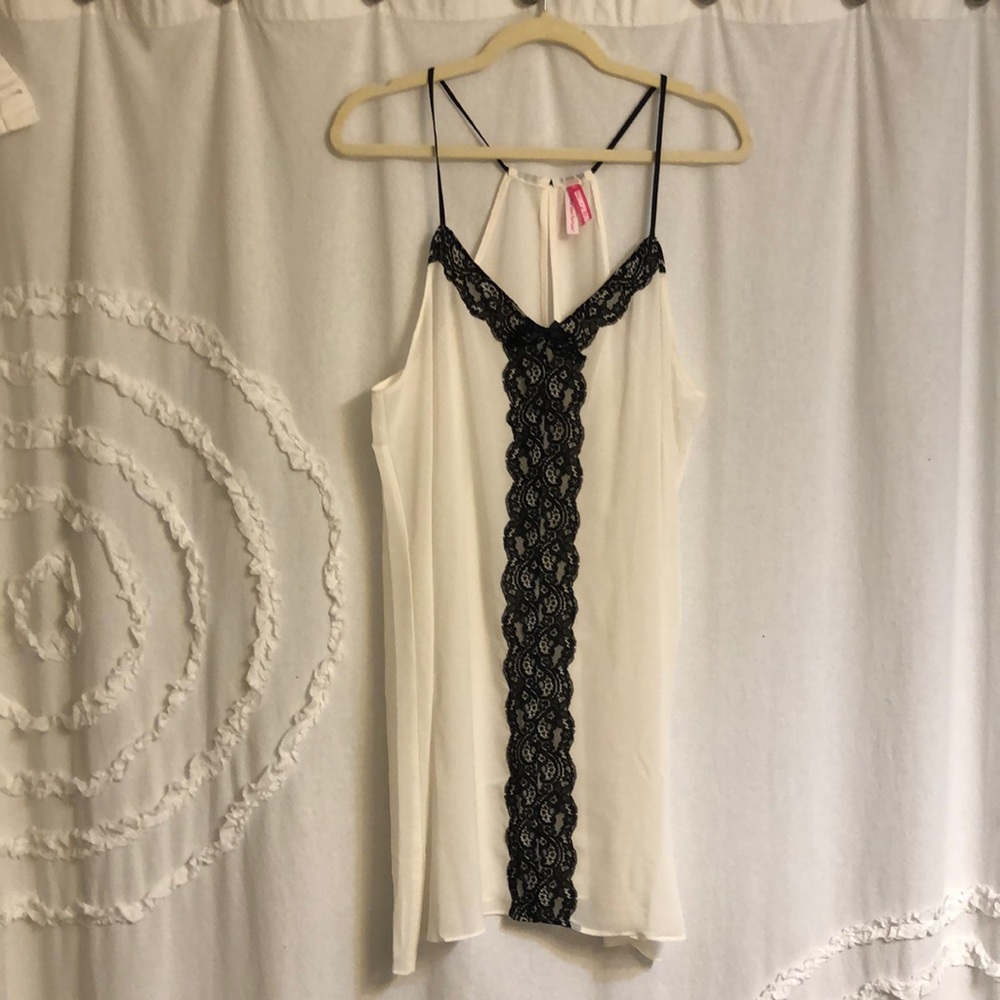 Cosmopolitan XL Sheer nightgown cream w/black lace …no tags but NEVER worn